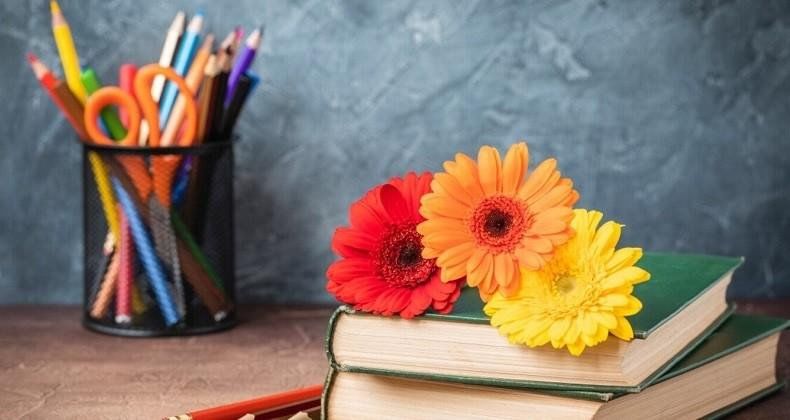 Книжная выставка «Уроки, которые остаются с нами»