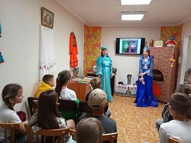 «Халыклар дуслыгы агачы» фольклор программасы