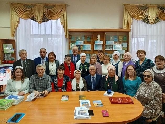 Поэтический час «Литературная поляна»