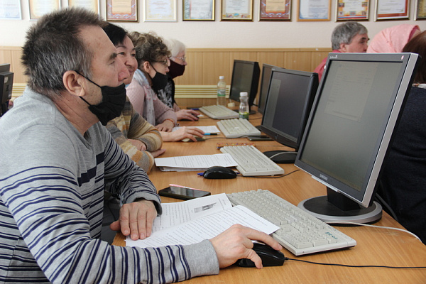 Яр Чаллыда өлкән буын IT-Олимпиадада көчләрен сынады