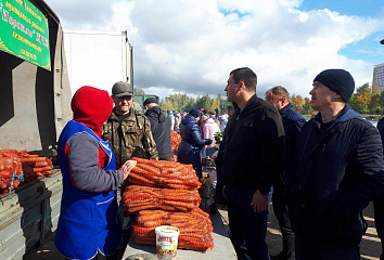 На ярмарках города свою продукцию представили 11 районов республики