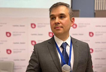 Рустам Минниханов присвоил Марату Мухамадееву почетное звание «Заслуженный врач Республики Татарстан»