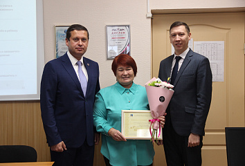 Челнинцы старшего поколения осваивают планшет