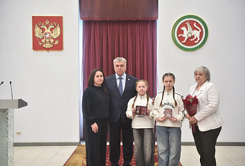 Тантаналар сараенда чара узды