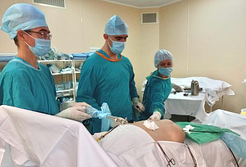 Хирурги БСМП удалили пациенту 20-сантиметровую грыжу
