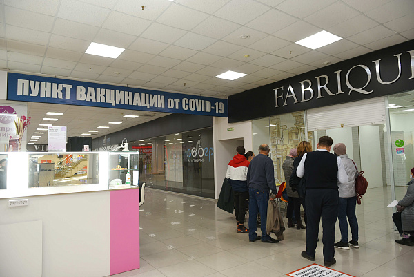 В торговом центре «Омега» проводится вакцинация не только от коронавируса, но и гриппа