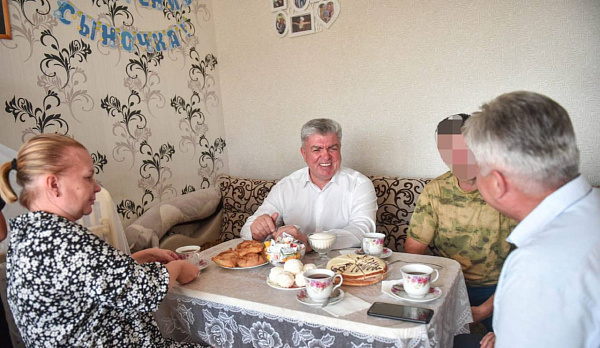 Наиль Магдеев посетил семью военнослужащего Миненко