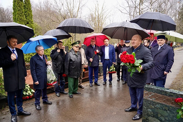 Наиль Магдеев почтил память академика Рената Акчурина в Москве