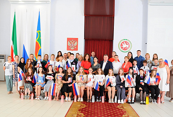 Юным челнинцам вручили паспорта