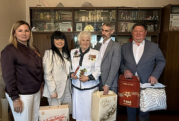 Челнинскому ветерану блокадного Ленинграда вручили поздравление к 9 Мая
