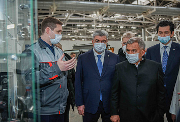Яр Чаллыда җитештерелгән! Рөстәм Миңнеханов Чаллы предприятиеләре продукциясен бәяләде