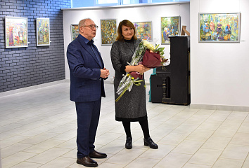 В картинной галерее открылась новая выставка челнинской художницы