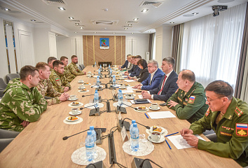 Наиль Магдеев встретился с военнослужащими, находящимися в отпуске