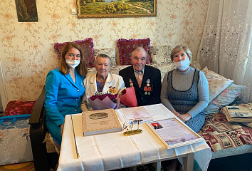 С 65-летием совместной жизни поздравили челнинскую семью