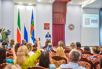 Шәһәр көне уңаеннан яшь чаллылыларга паспортлар тапшыру тантанасы узды