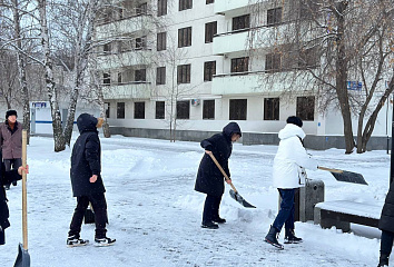 Энтузиасты трудятся на бульваре Энтузиастов