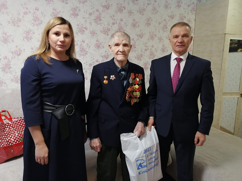 Ветеранов Великой Отечественной войны поздравляют с Новым годом