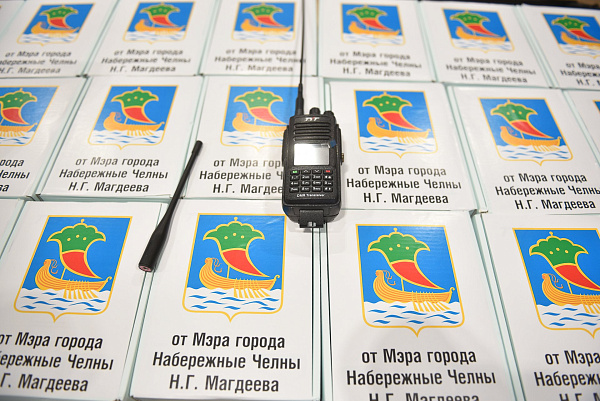 Наиль Магдеев передал бойцам СВО аппаратуру для связи