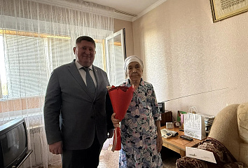 Ветеран Великой Отечественной войны Замиря Минапова отмечает свое 97-летие
