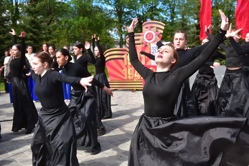 День Победы начался с памятника Мусы Джалиля