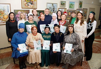 В детской художественной школе открылась выставка «Ак калфаклар»