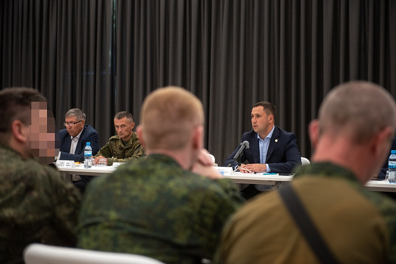 Фарид Салахов встретился с военнослужащими
