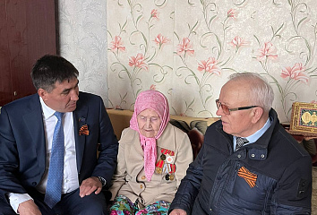 Депутаты Городского Совета чествуют ветеранов Великой Отечественной войны