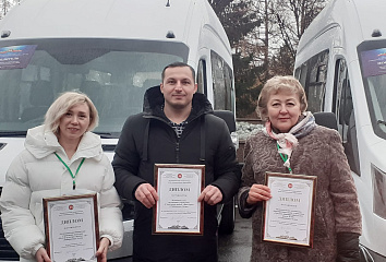 Рөстәм Миңнеханов чаллылыларга машина ачкычлары тапшырды
