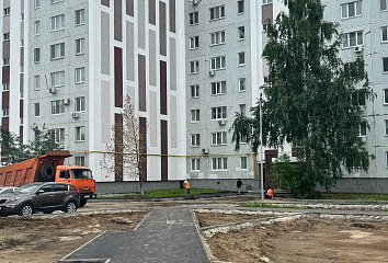 «Наш двор»: в 14 комплексе продолжается масштабное благоустройство
