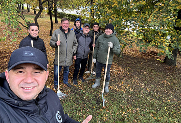 Свыше 200 челнинцев приняли участие в первом городском субботнике