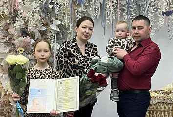 В Набережных Челнах родился тысячный ребенок в 2025 году