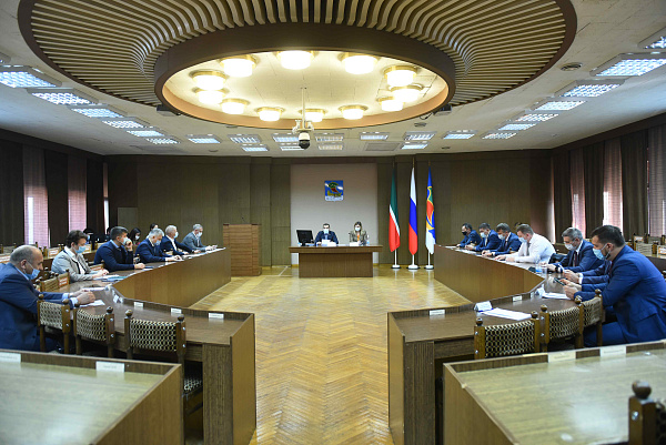 Депутатлар шәһәр хуҗалыгын көзге-кышкы чорда эшләүгә әзерләү турында фикер алыштылар