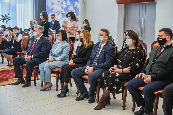 Наиль Магдеев поздравил челнинских журналистов с Днем печати