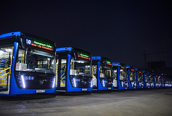 Большие автобусы выходят на маршруты в Набережных Челнах