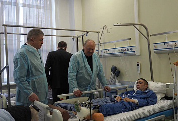 Наиль Магдеев навестил раненых бойцов в Военно‑медицинской академии имени Кирова