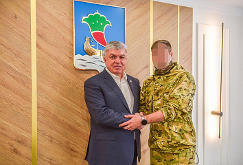 Наил Мәһдиев хәрби хезмәткәрләр белән очрашты