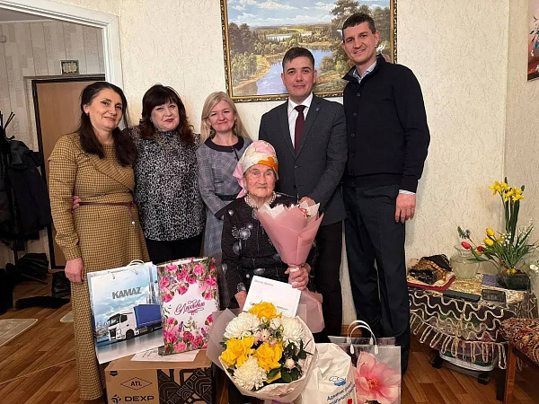 Челнинский ветеран Фавзия Тенишева отмечает свое 94-летие