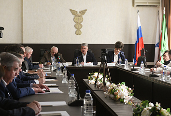 Наиль Магдеев провел встречу с представителями пищевой и перерабатывающей отрасли