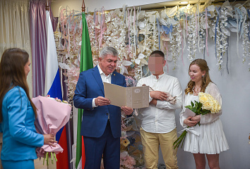 Наиль Магдеев поздравил бойцов с рождением сыновей