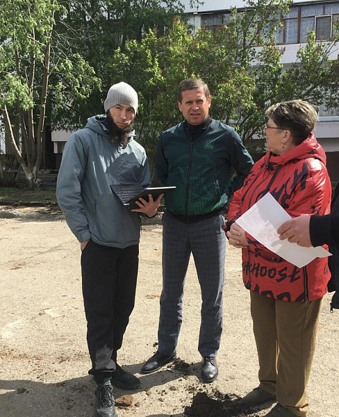 Дворы Центрального района продолжают обновлять