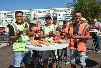 Челнинцы поблагодарили строителей "Нашего двора"