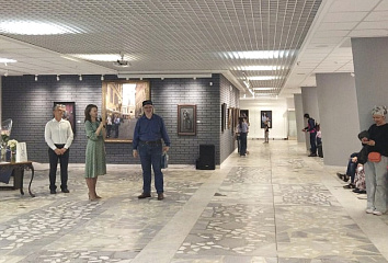 Прикоснуться к прекрасному: в галерее открылась персональная выставка челнинского художника
