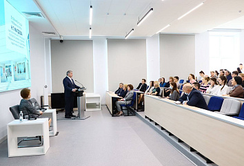 Наиль Магдеев встретился с абитуриентами и выпускниками НГПУ