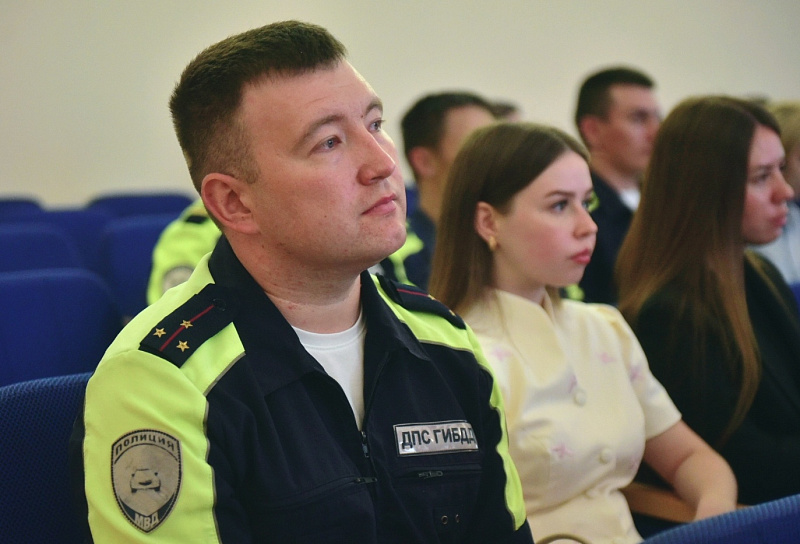Наиль Магдеев поздравил стражей дорог с юбилеем службы Госавтоинспекции