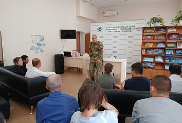 Пример несгибаемой воли: подопечные «Доверия» встретились с участником СВО