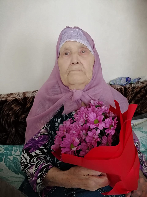 Ветераны Великой Отечественной войны получили поздравления с юбилеем