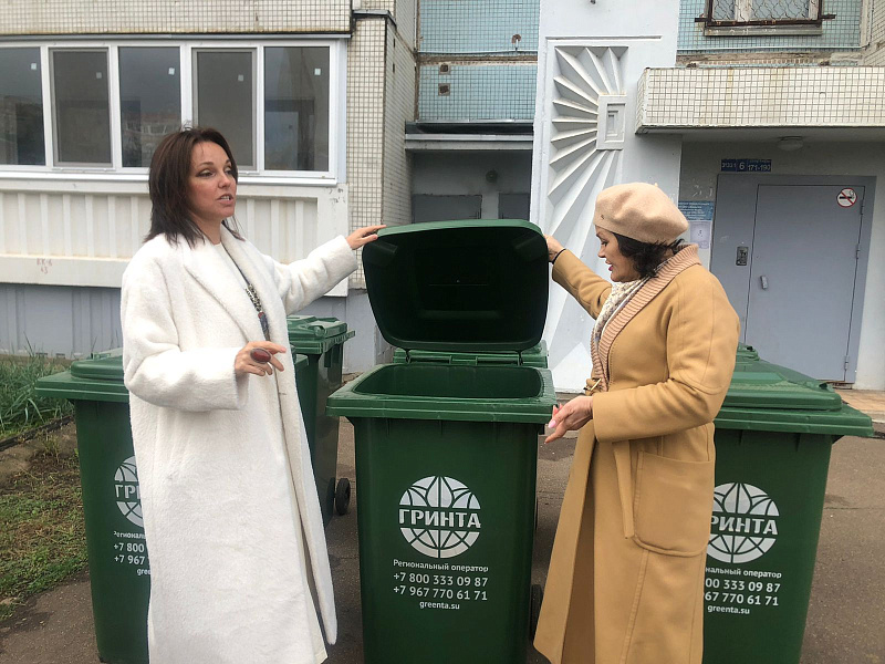 В Набережных Челнах началась установка новых евроконтейнеров