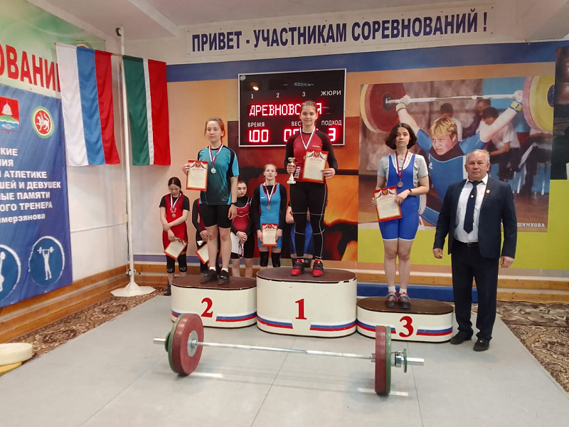 Челнинка стала победителем соревнований по тяжелой атлетике
