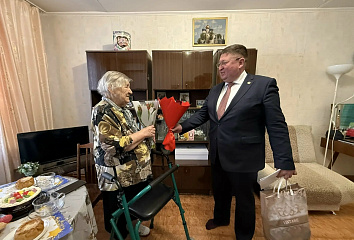 Яр Чаллыда Бөек Ватан сугышы ветеранын 95 яшьлек юбилее белән котладылар