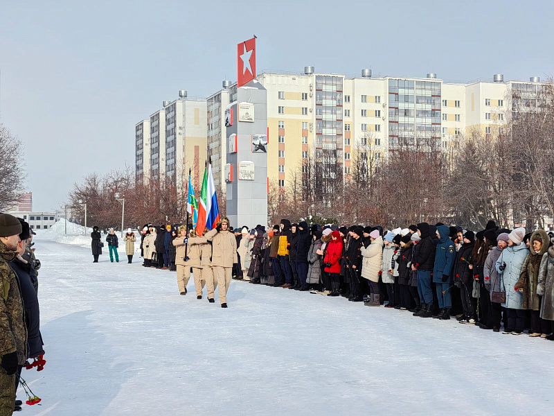 В парке Победы почтили подвиг Героев Советского Союза